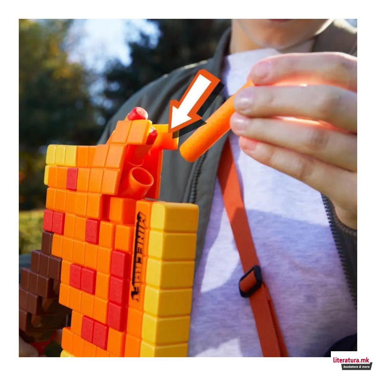 Играчка секира со мека муниција, Nerf Minecraft Firebrand, Dart Blasting Axe