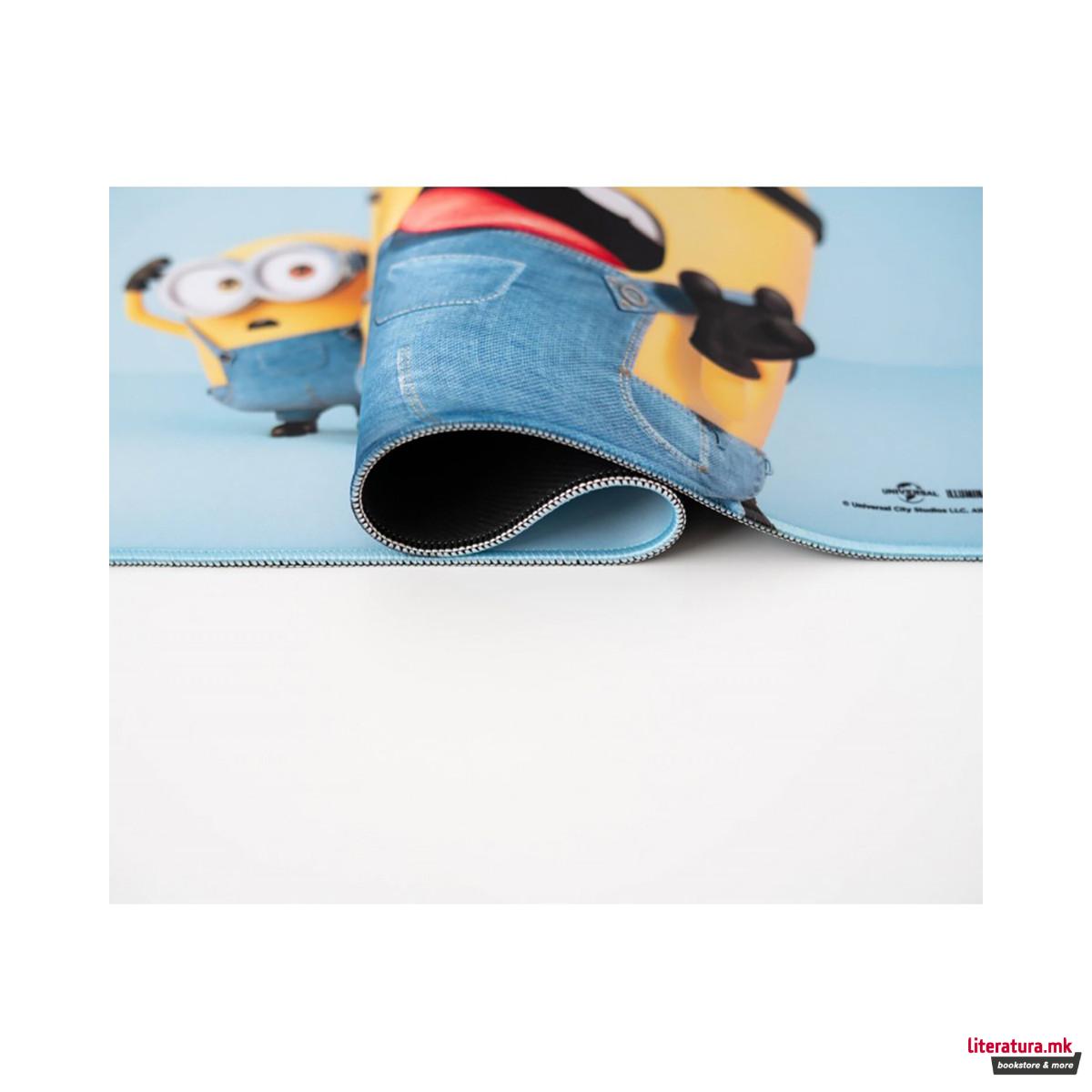 Голема подлога за биро, Minions