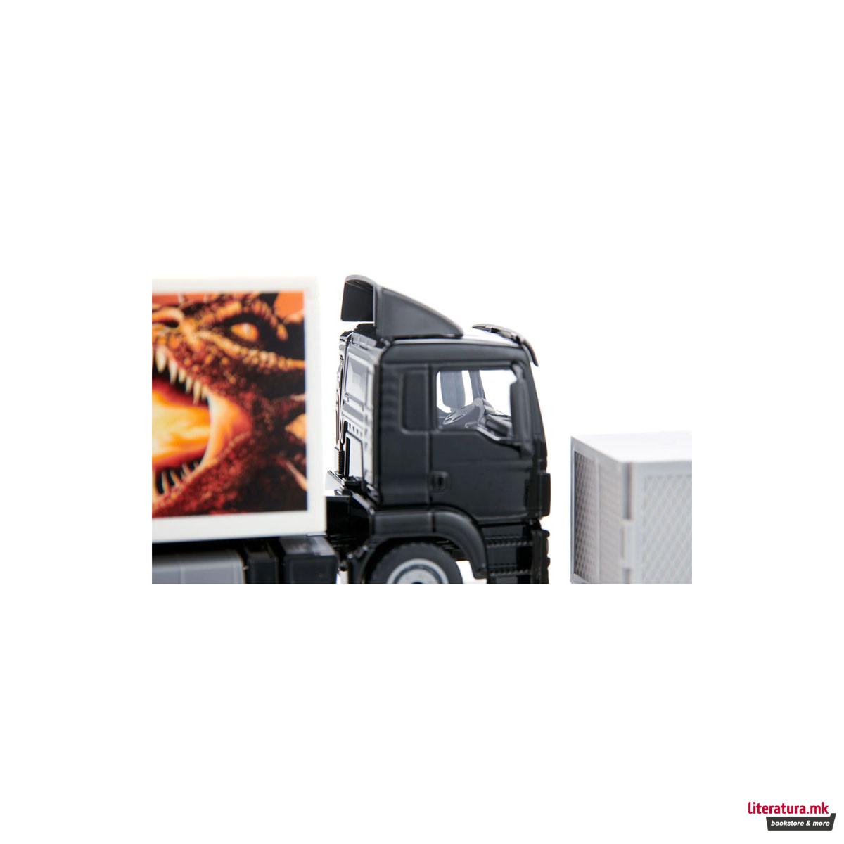 Фигура, MAN Truck with Box Body and Tail Lift 