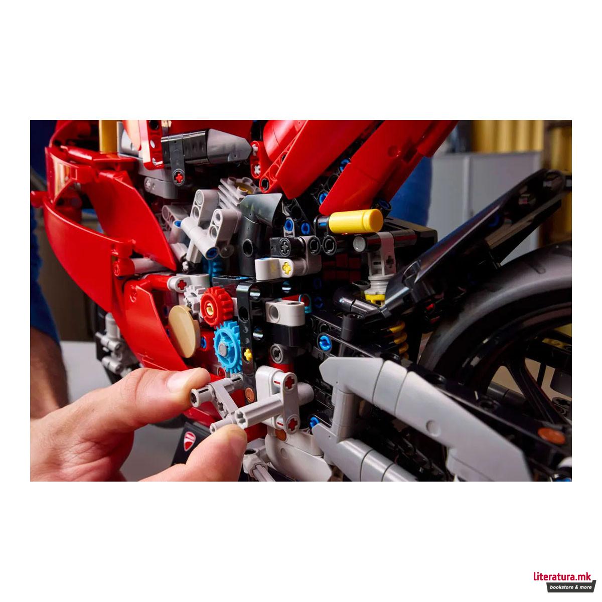 LEGO коцки, Technic, Ducati Panigale V4 S Motorcycle