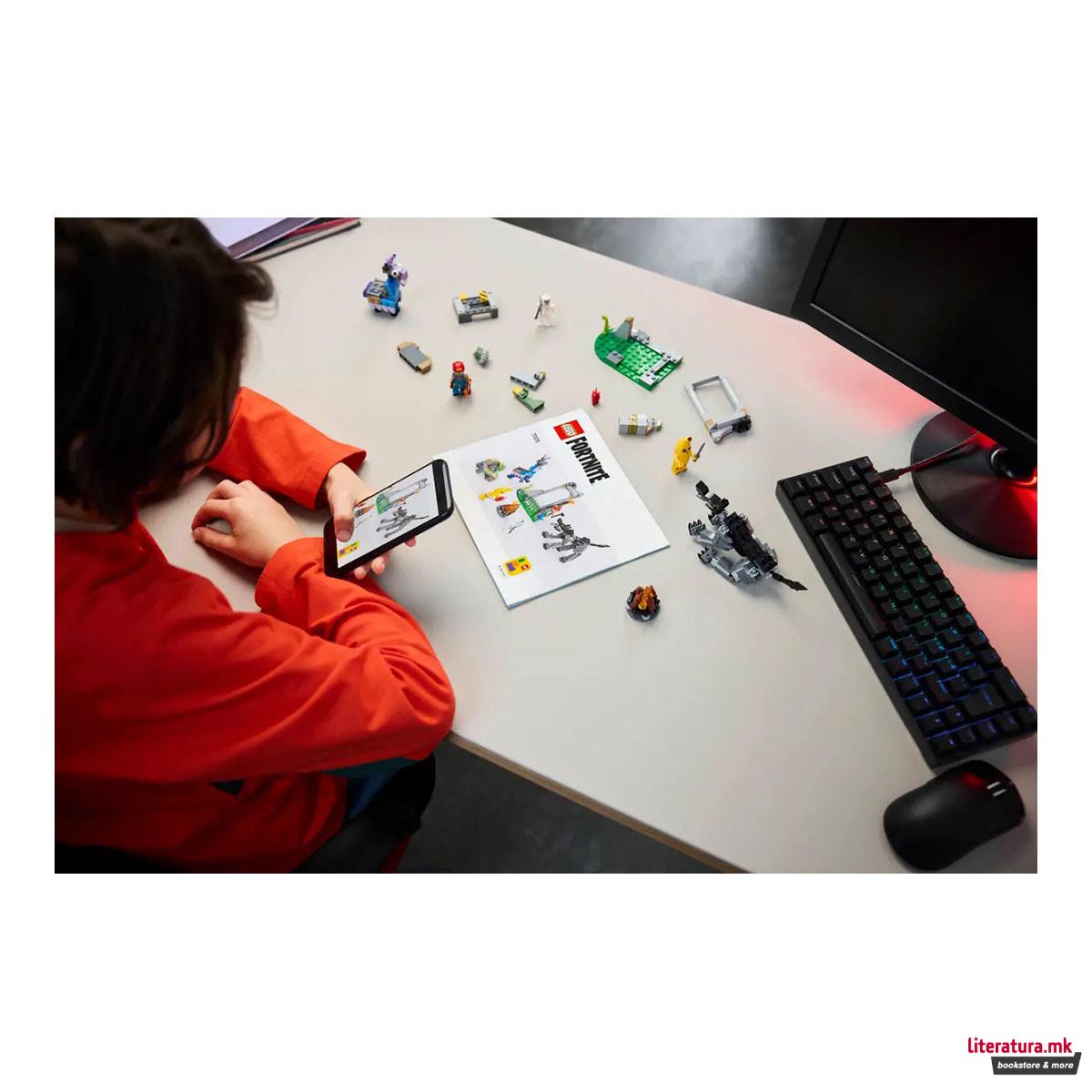 LEGO коцки, Fortnite, Peely & Sparkplug's Camp 