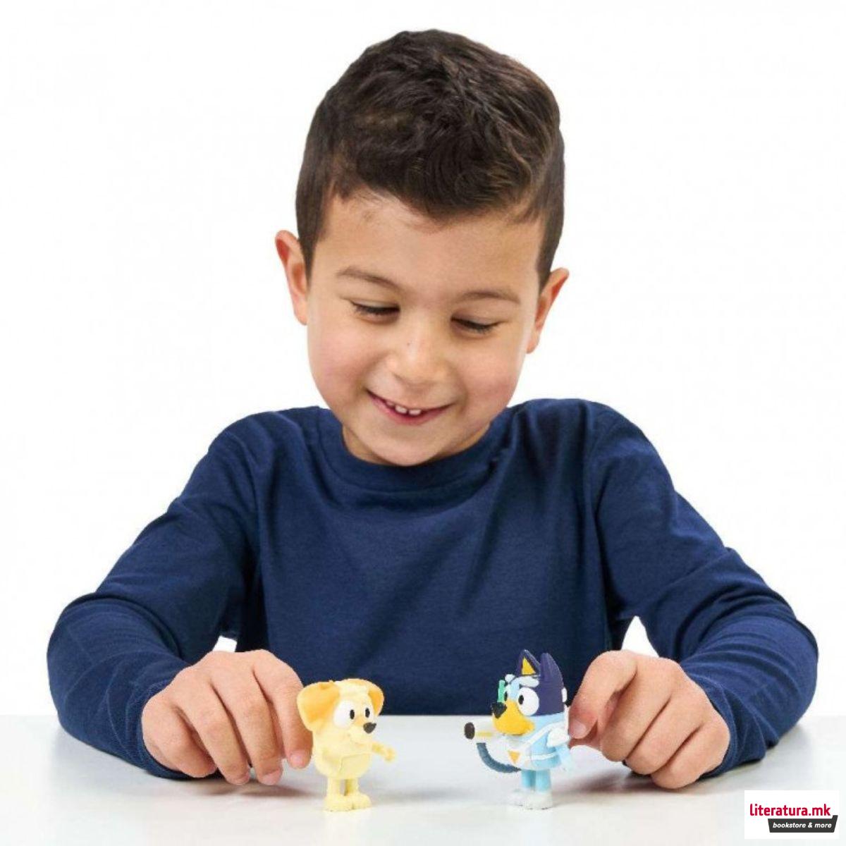 Сет фигури, Bluey: School Friends - Fairytale/Surprise Blaster Suit 