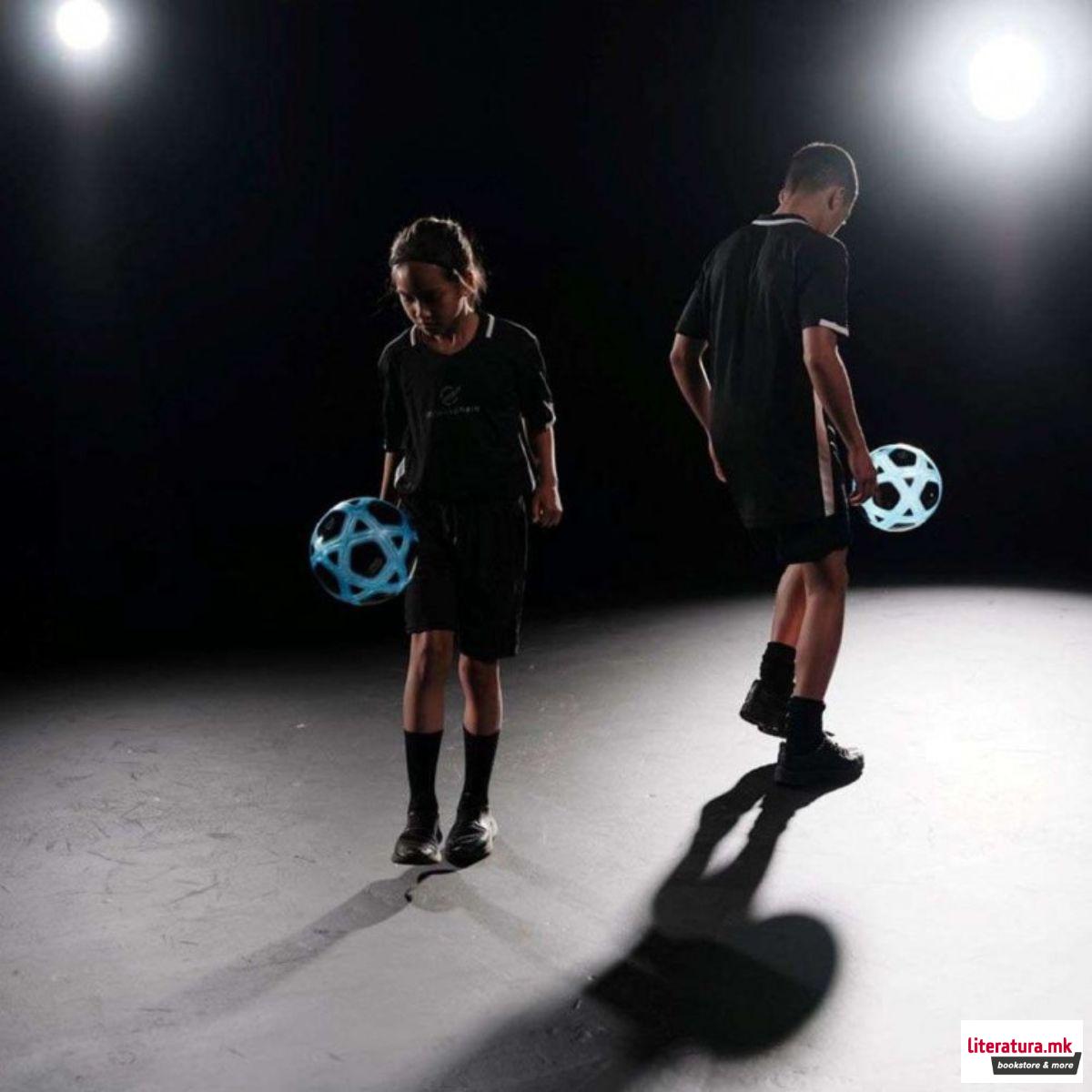 Фудбалска топка со светла и звуци, Strikesphere Counter Soccer Ball 