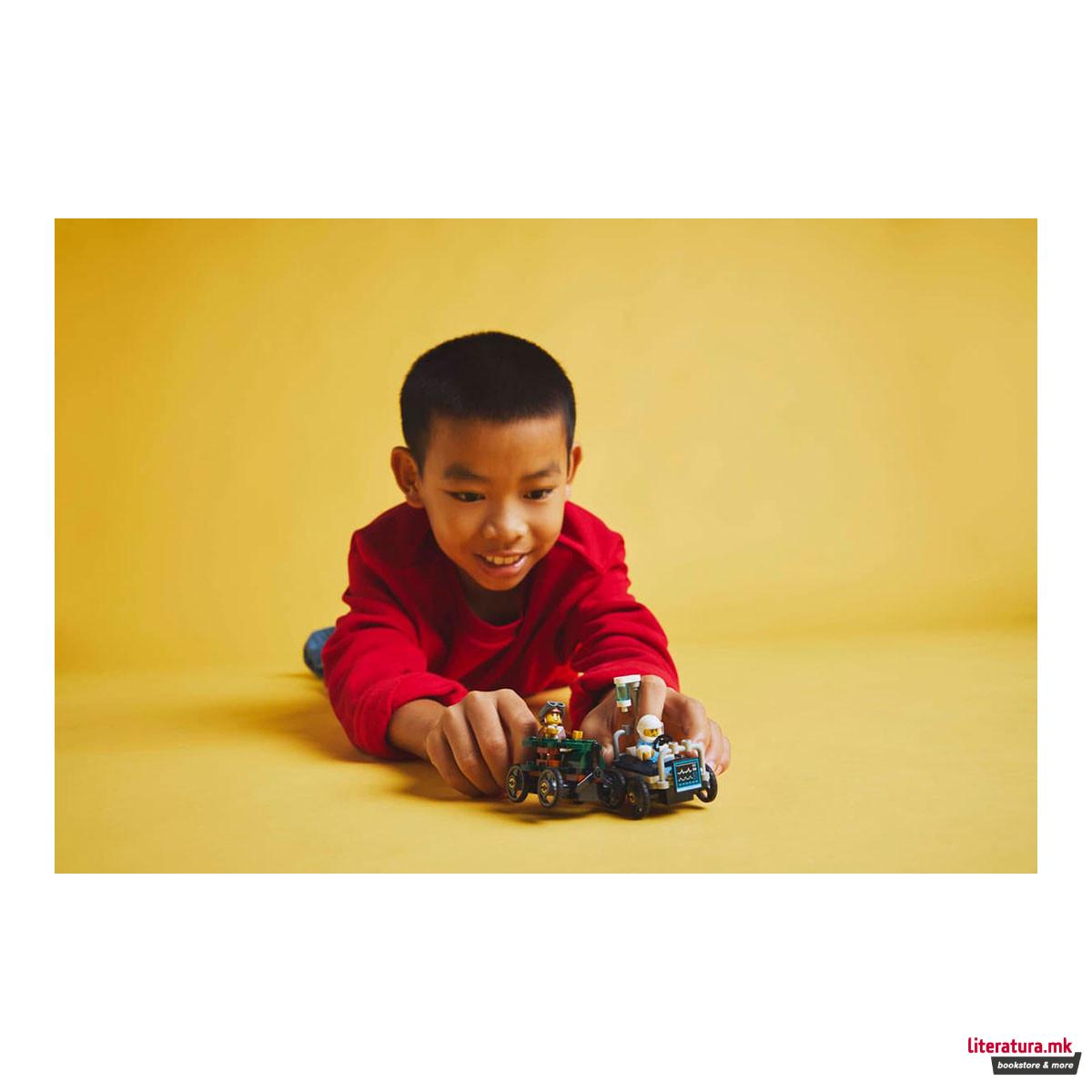 LEGO коцки, City, Airplane vs. Hospital Bed Race Car Pack 