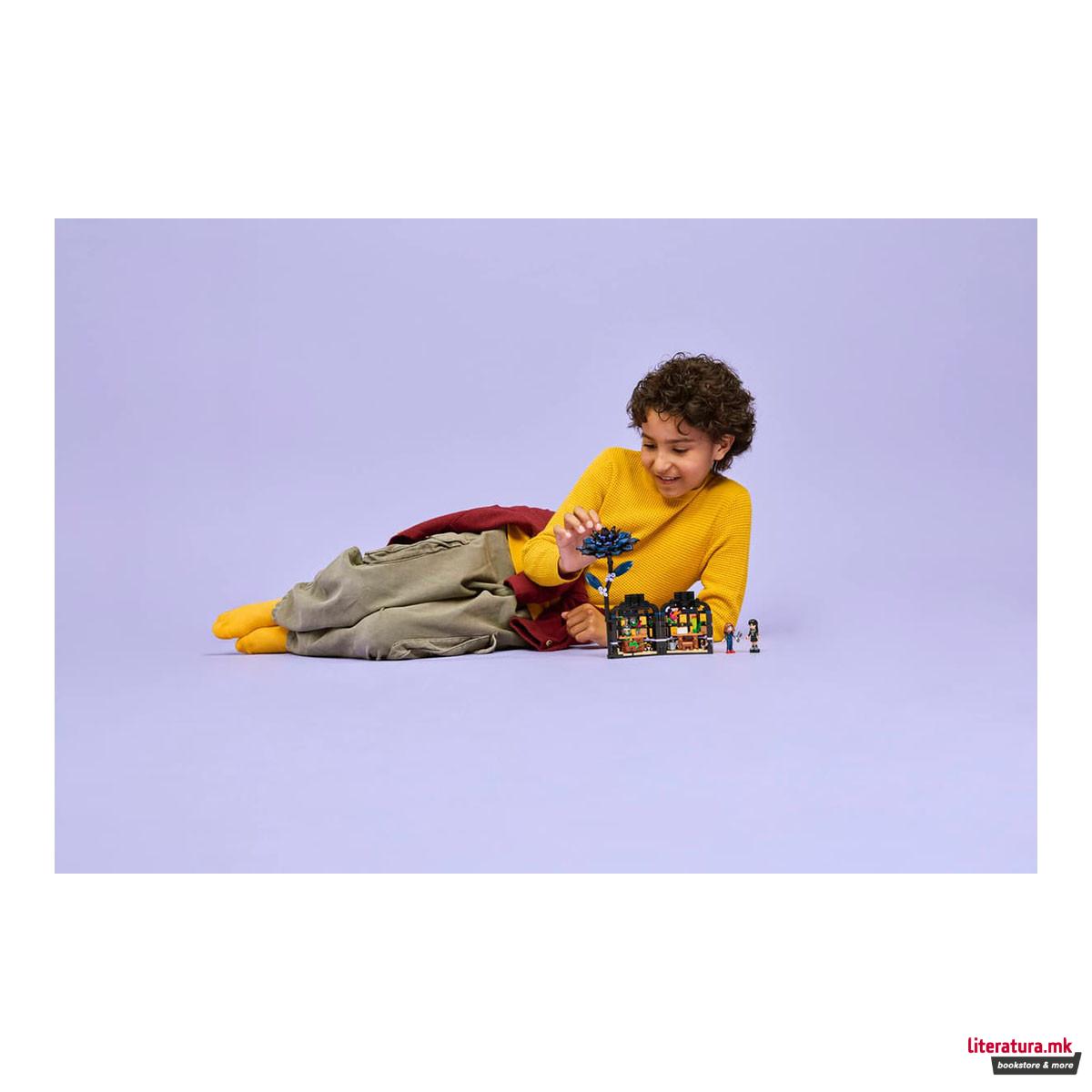 LEGO коцки, Wednesday - Black Dahlia Flower 