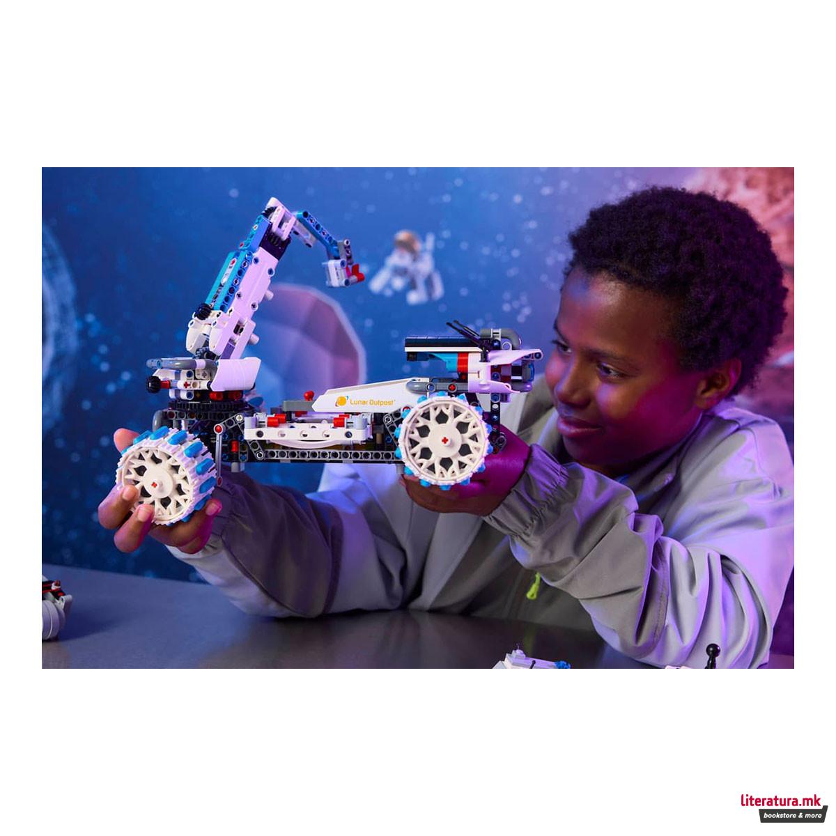 LEGO коцки, Technic, Lunar Outpost® Moon Rover Space Vehicle 
