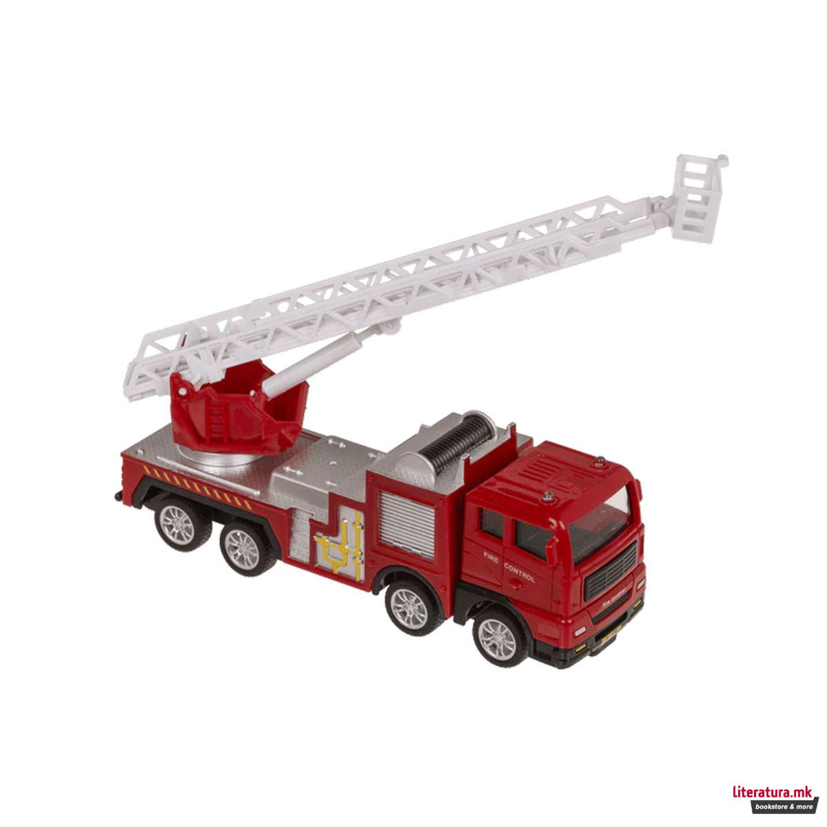 Фигура - Пожарникарски камион, 2 модели 