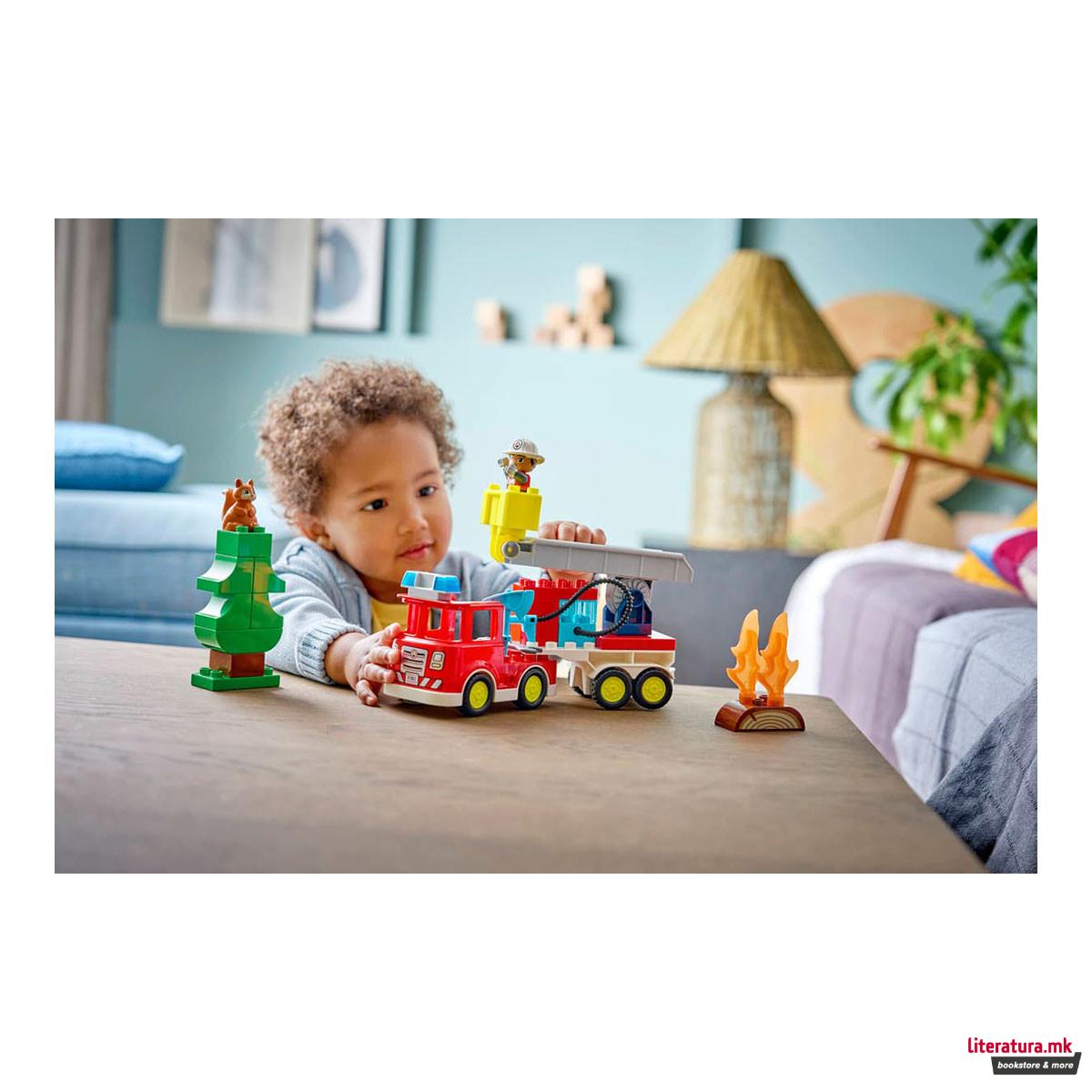 LEGO коцки, Duplo, Fire Truck with Hose and Firefighter 