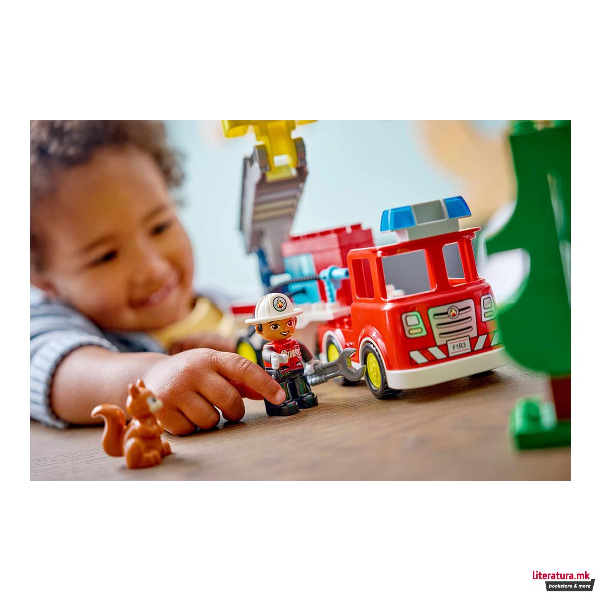 LEGO коцки, Duplo, Fire Truck with Hose and Firefighter 