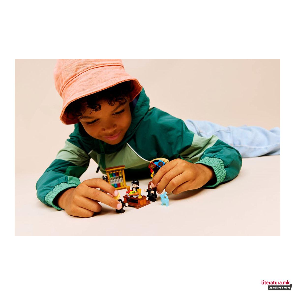 LEGO коцки, Harry Potter, Hogwarts Castle: Sorting Hat Ceremony 