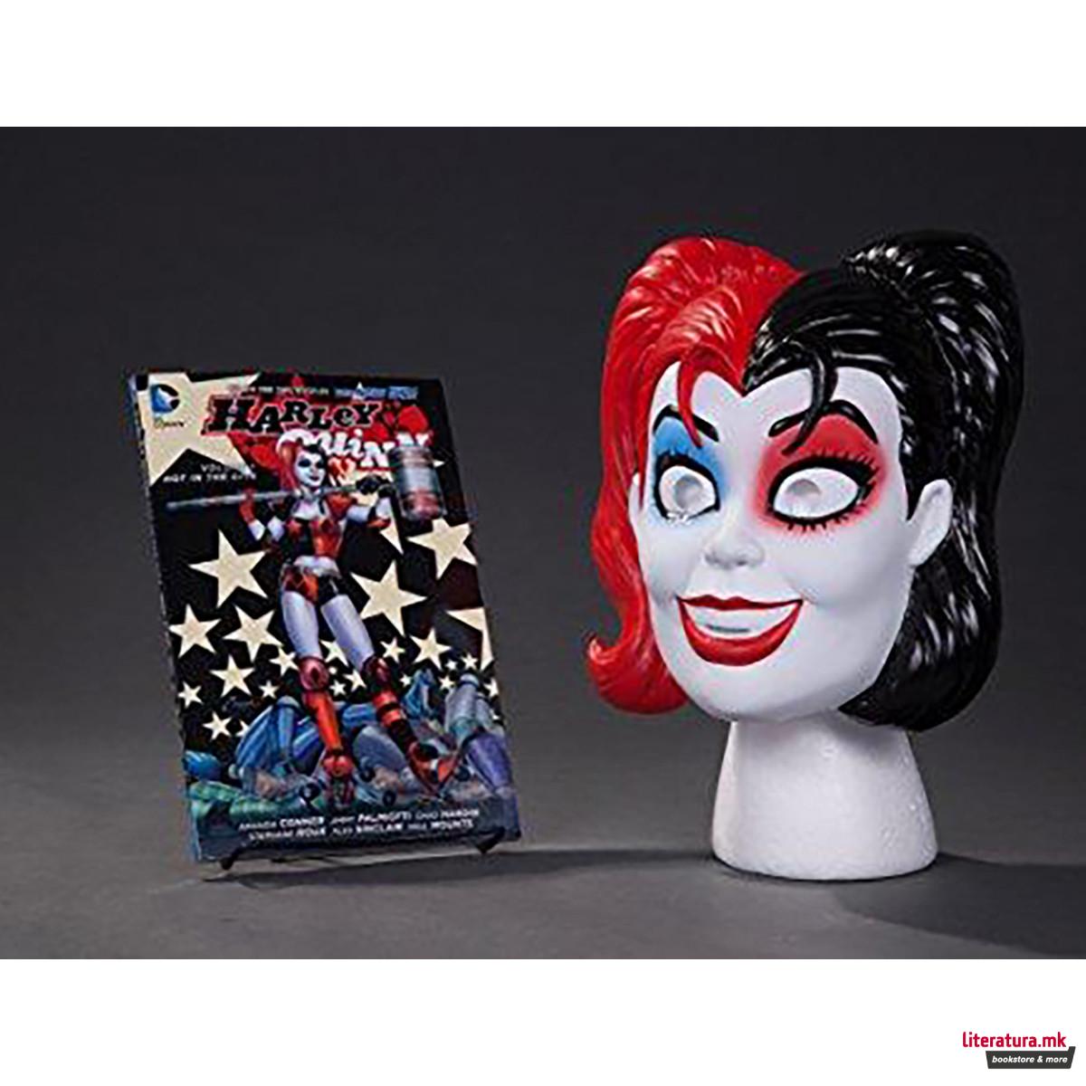 Harley Quinn Book and Mask Set 