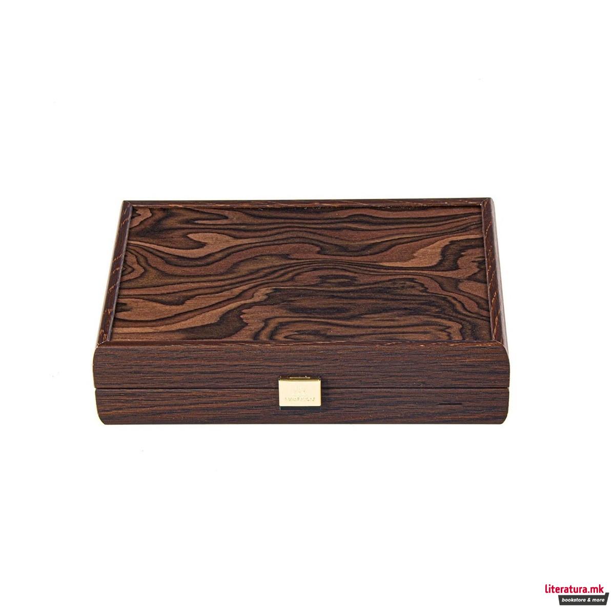 Карти за играње во кутија, Plastic Coated Playing Cards in Wooden Case with California Walnut Burl 