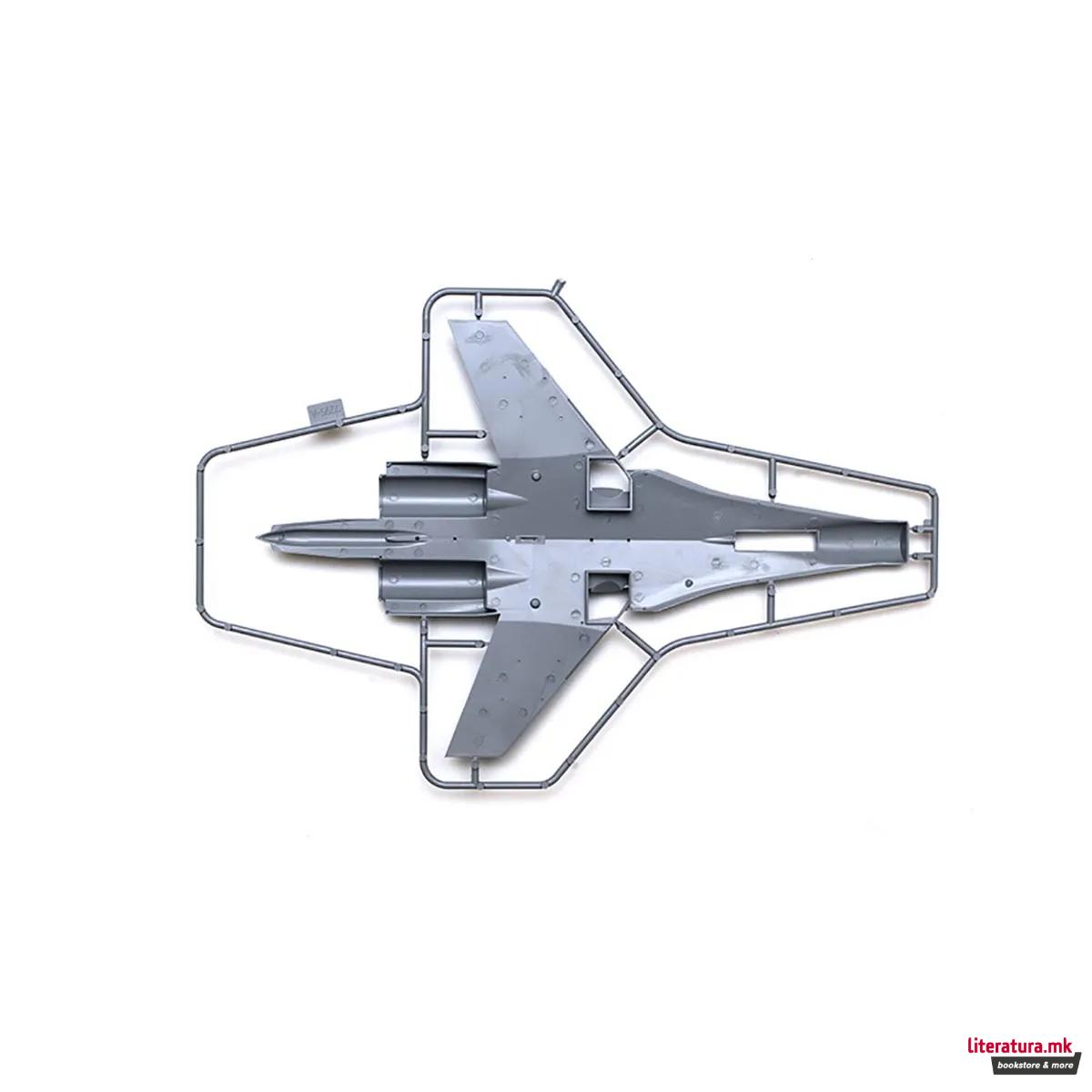 Макета, Russian air superiority fighter Su-27SM Flanker B mod. 1, 210 парчиња, 1:72