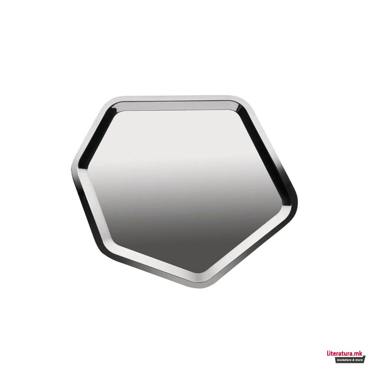 Послужавник - шестоаголен, Territoire 