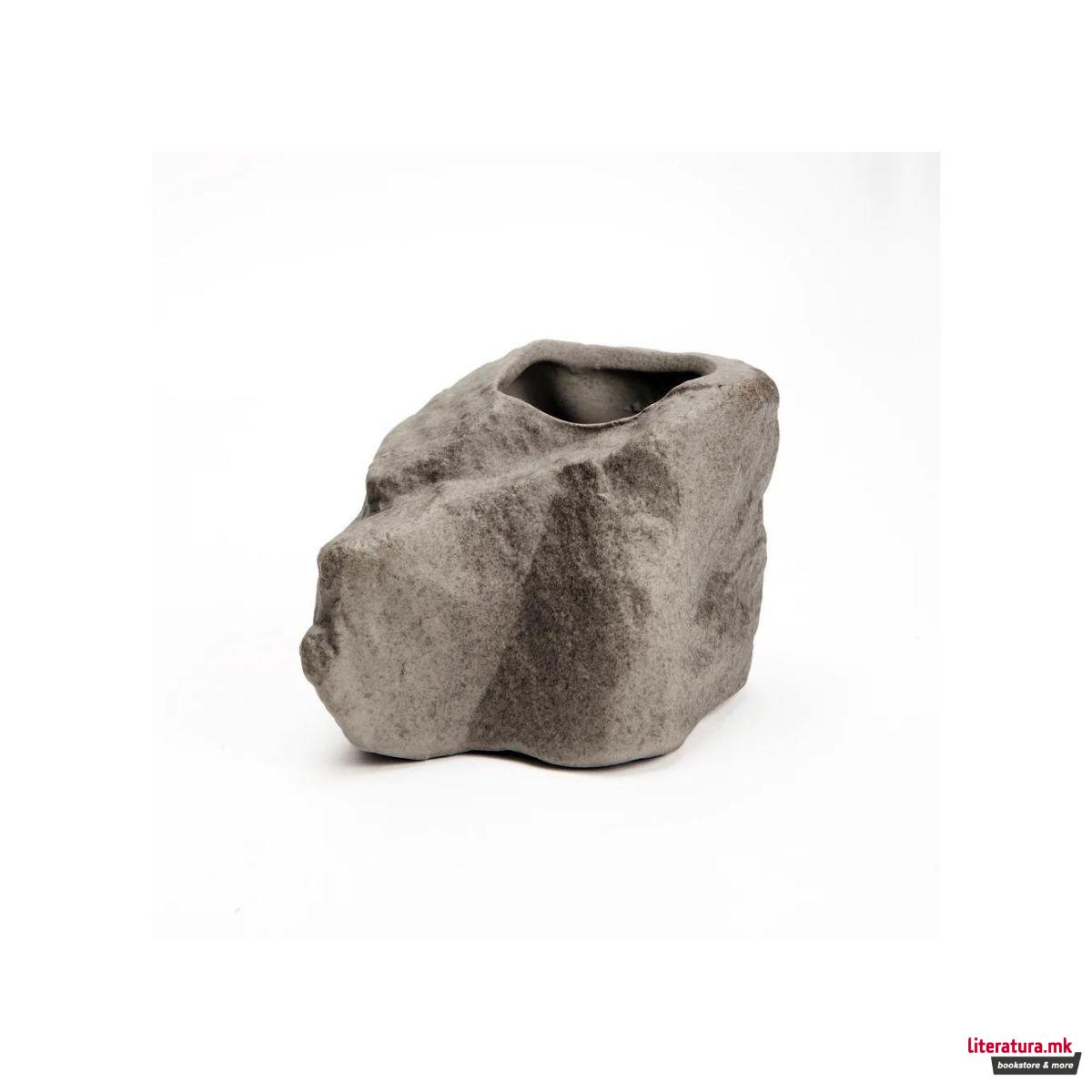 Вазна во облик на камен - ниска 