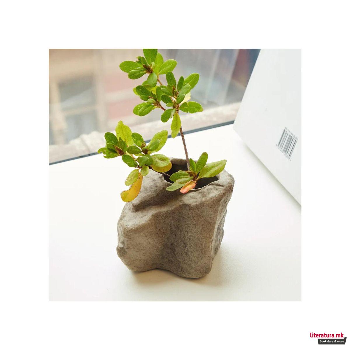 Вазна во облик на камен - ниска 