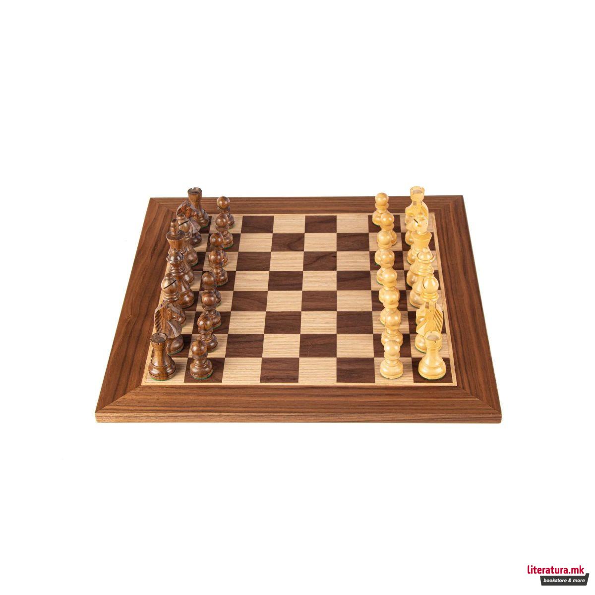 Сет за шах, Walnut/Staunton Chessmen 