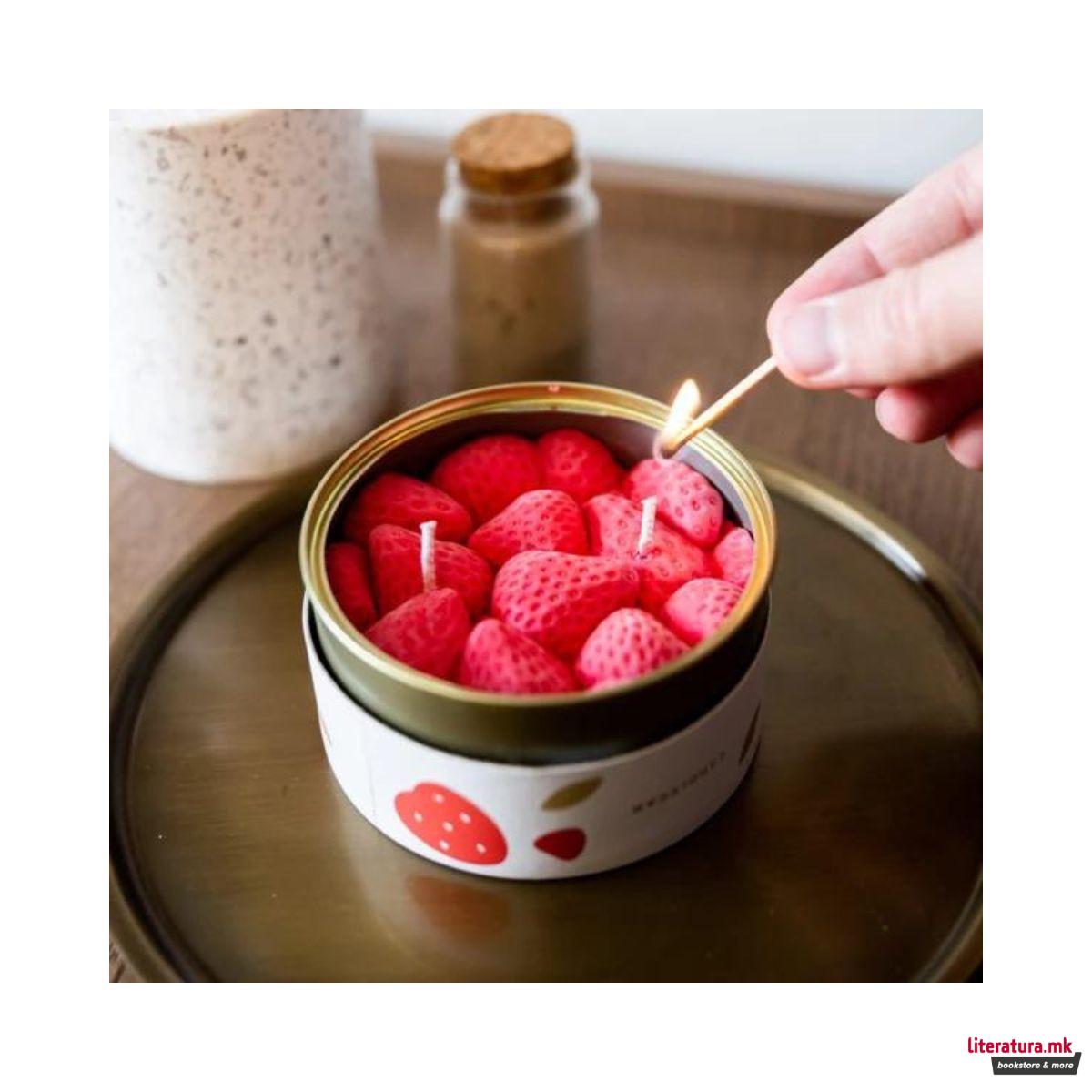 Свеќа, Gourmet Food Candles, Ripe Strawberries 