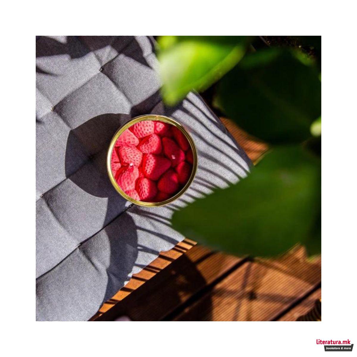 Свеќа, Gourmet Food Candles, Ripe Strawberries 