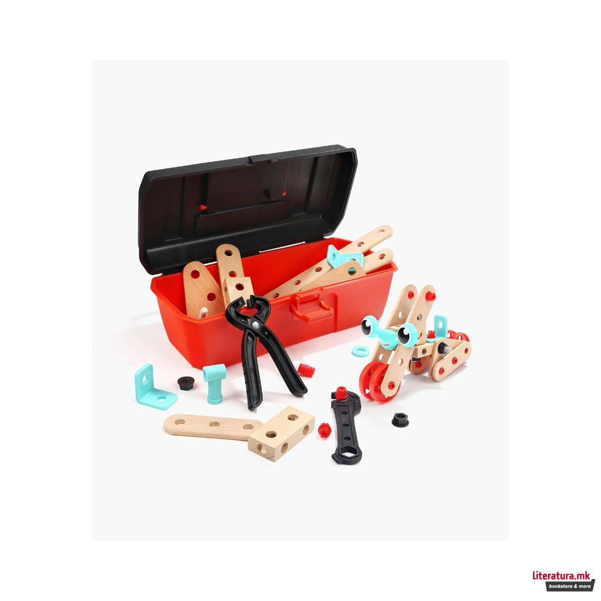 Сет дрвени коцки за градба со алатки 