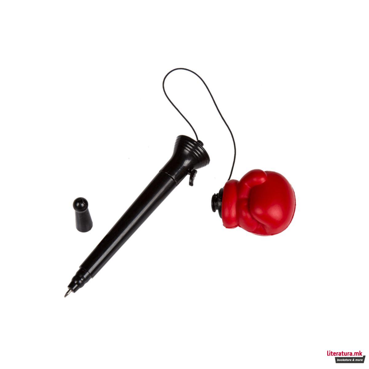 Пенкало со боксерска ракавица