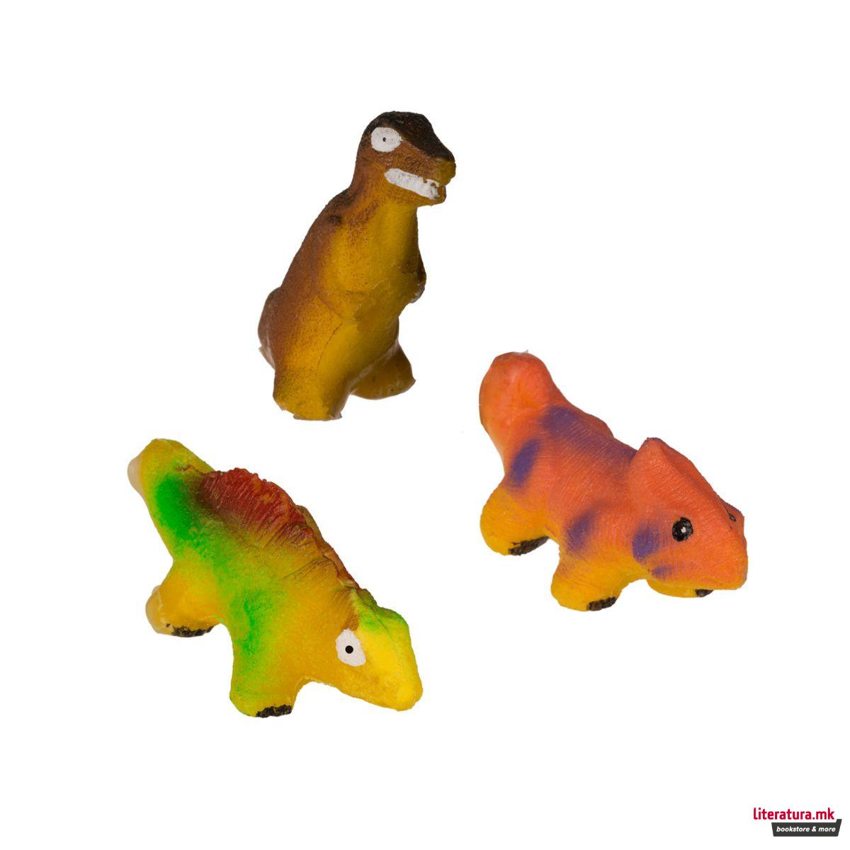 Играчка - Диносаурус во јајце