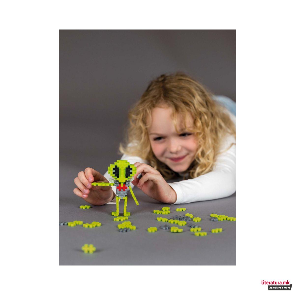 Коцки за градба, Карактери, Вонземјанин, 100 парчиња 