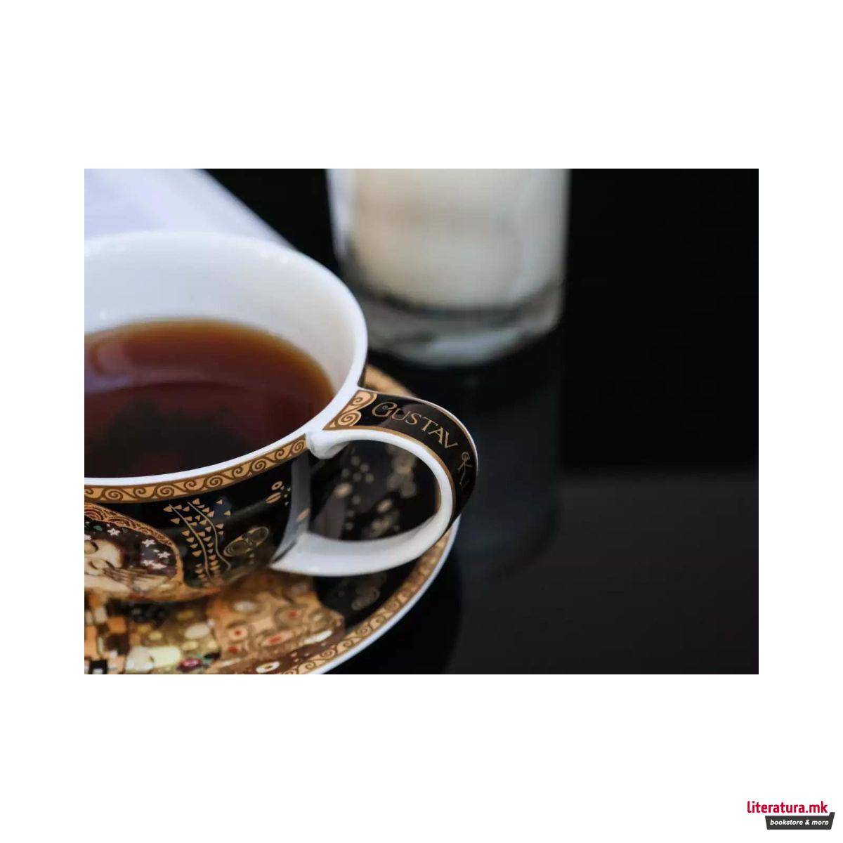 Шолја со тацна, Gustav Klimt - The Kiss 