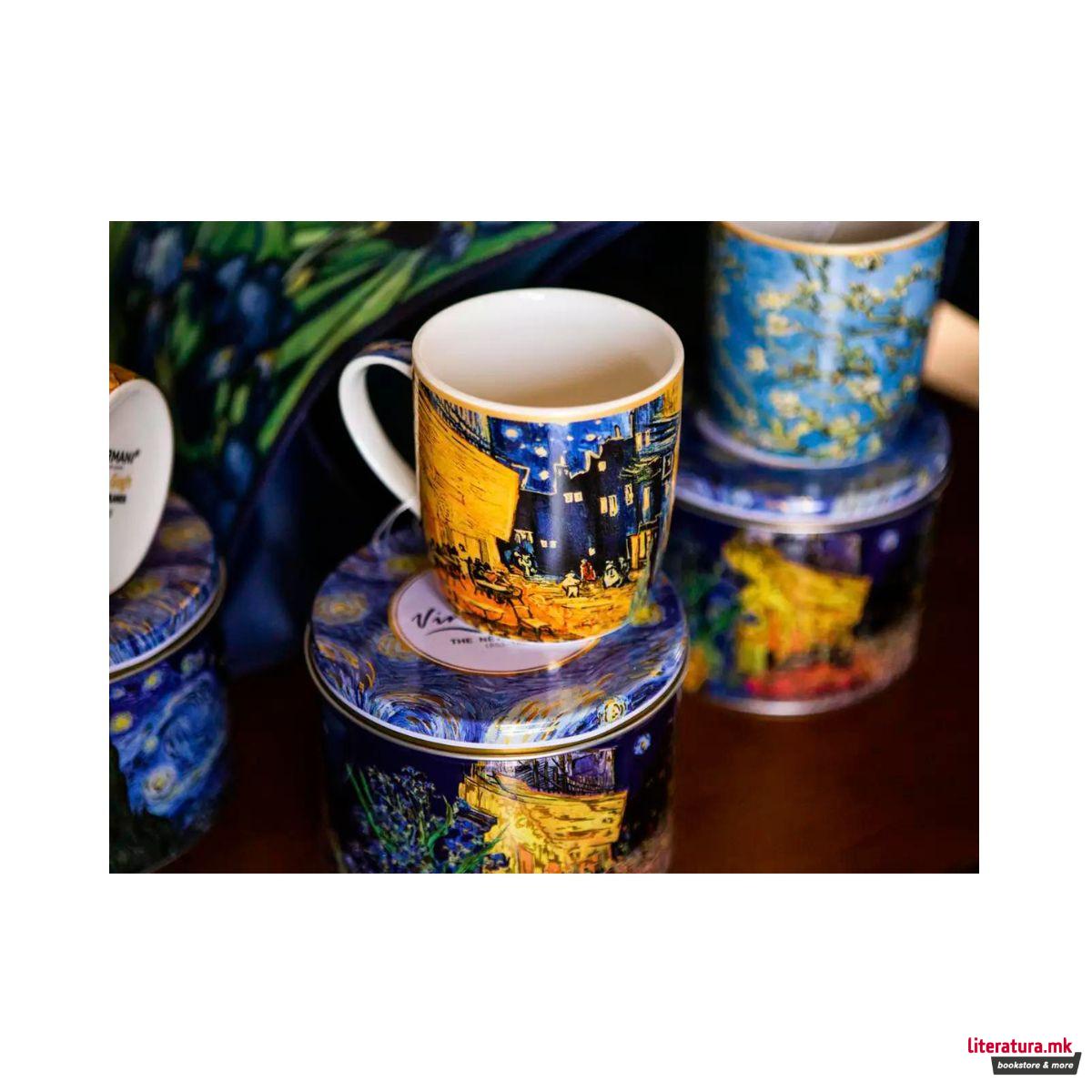 Шолја во метална кутија, Vincent Van Gogh - Café Terrace at Night 