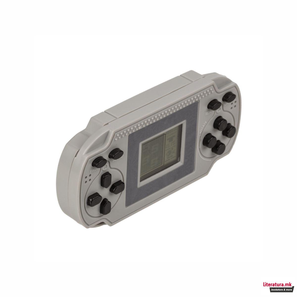 Мини ретро аркадна игра со 8 игри 