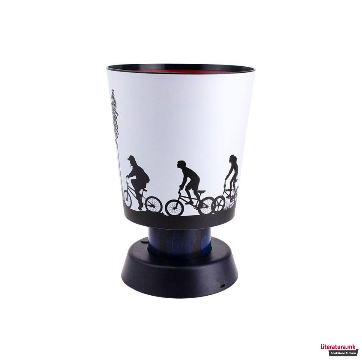 Столна ламба, Stranger Things (Colour Reveal) 