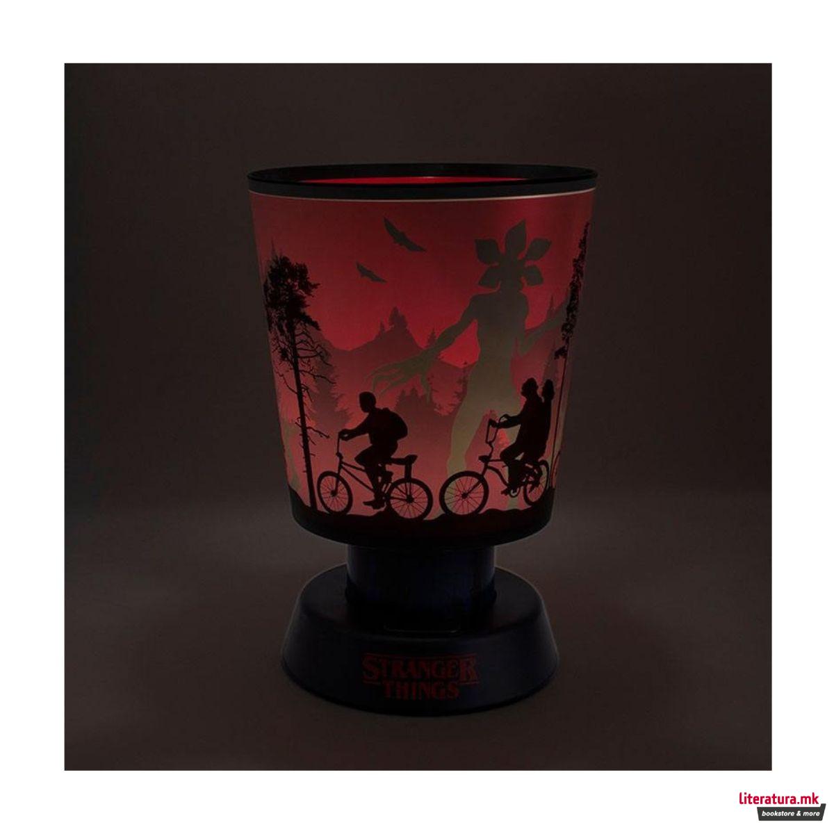 Столна ламба, Stranger Things (Colour Reveal) 