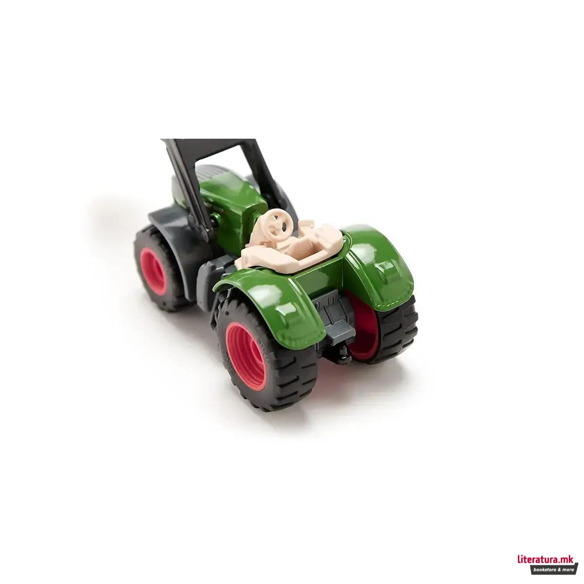 Фигура, Fendt with Bale Gripper 