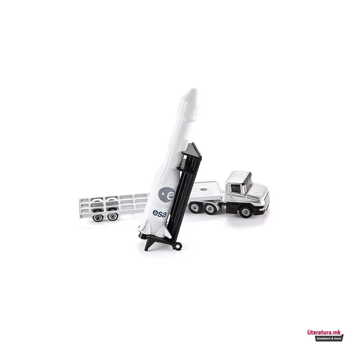 Фигура, Low Loader with Rocket 