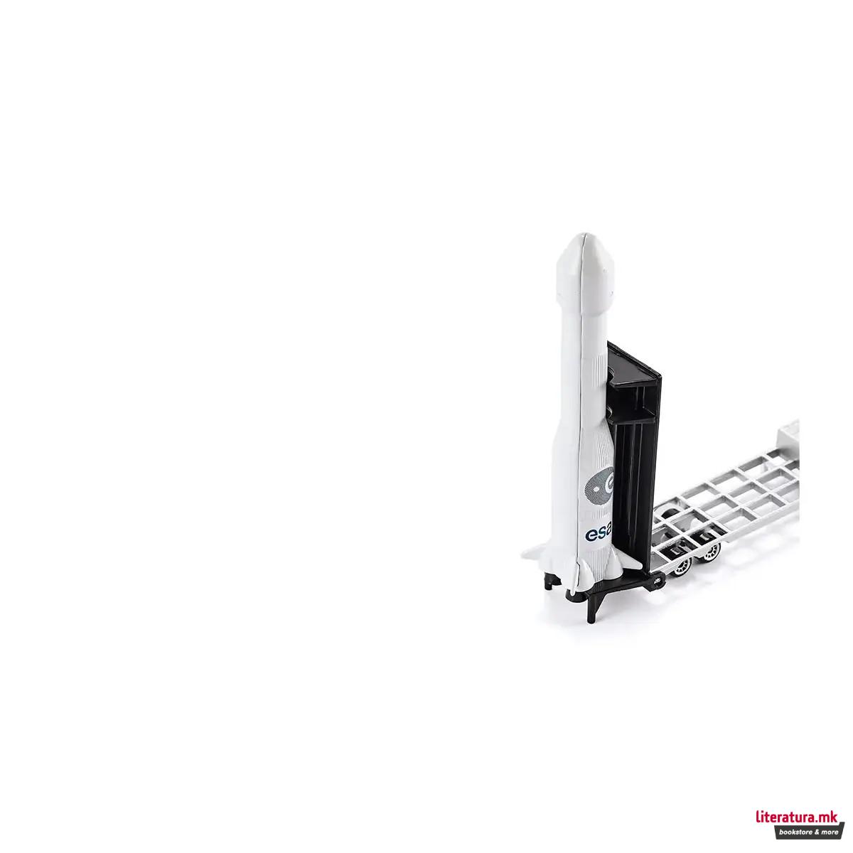 Фигура, Low Loader with Rocket 