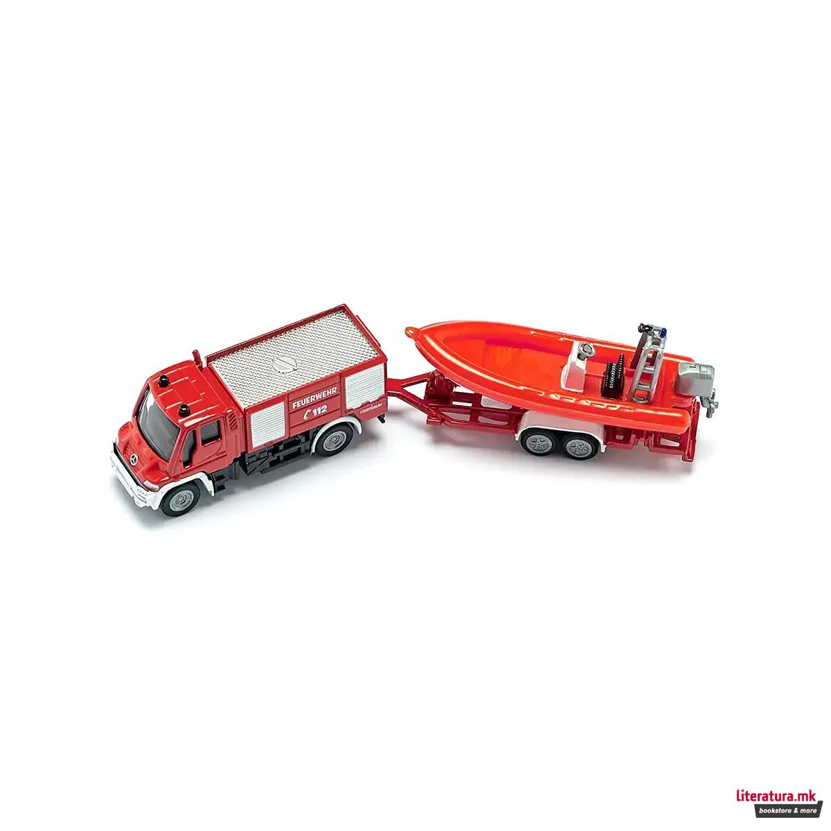 Фигура, Unimog Fire Engine with Boat 