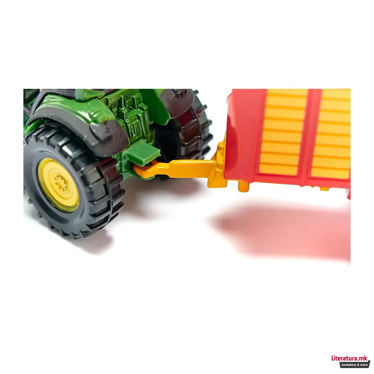 Фигура, Claas Tractor with Silage Trailer 