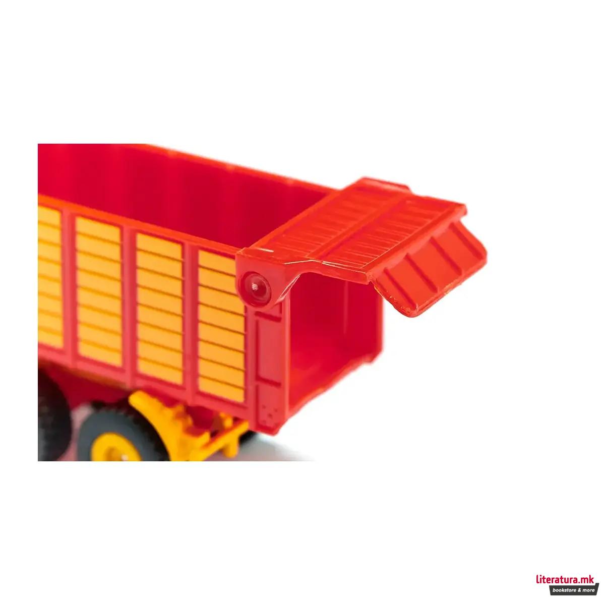 Фигура, Claas Tractor with Silage Trailer 