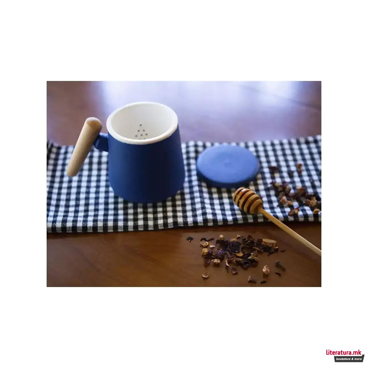 Шолја со керамичка цедалка и поклопка, сина, 400 ml 