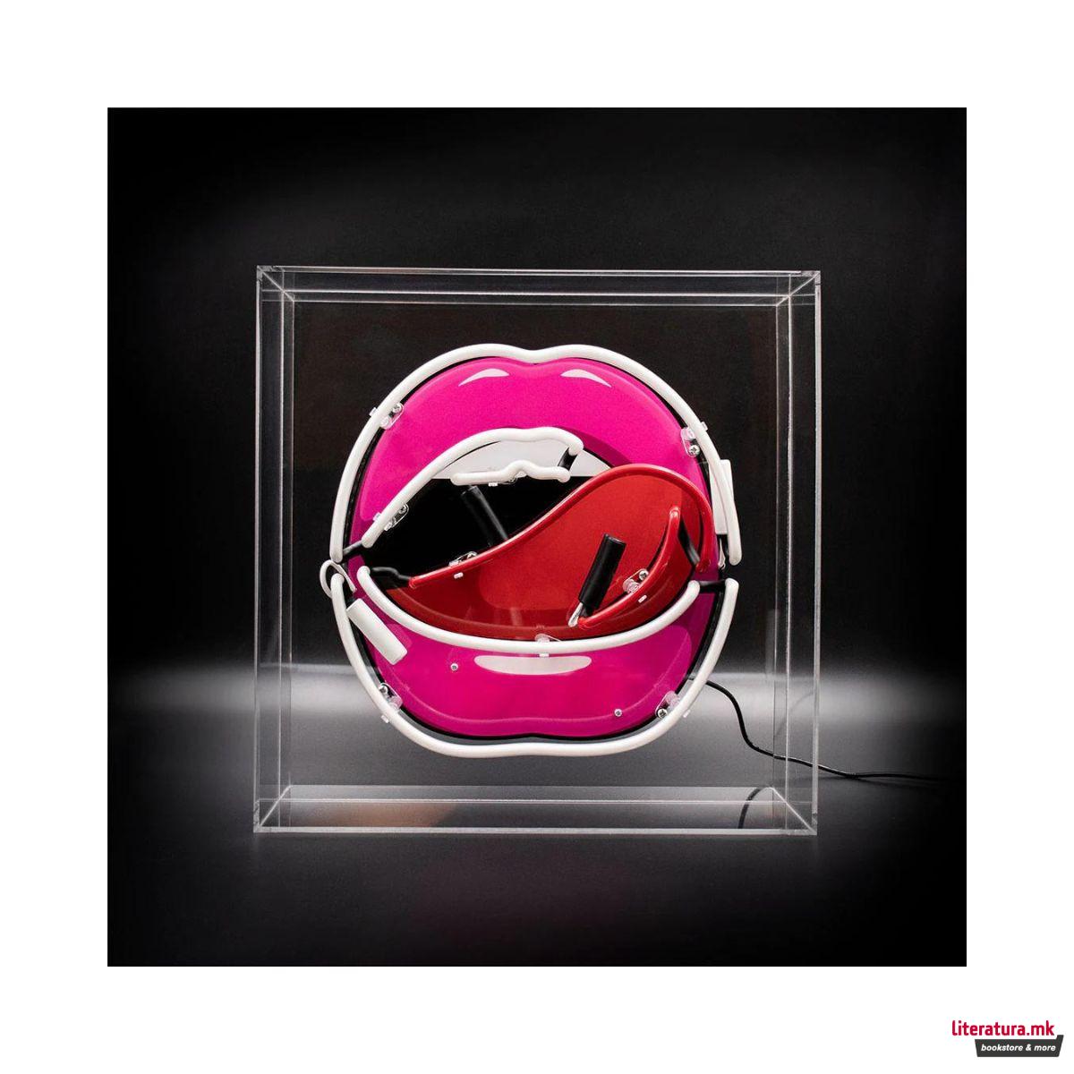 Неонски знак во кутија, 