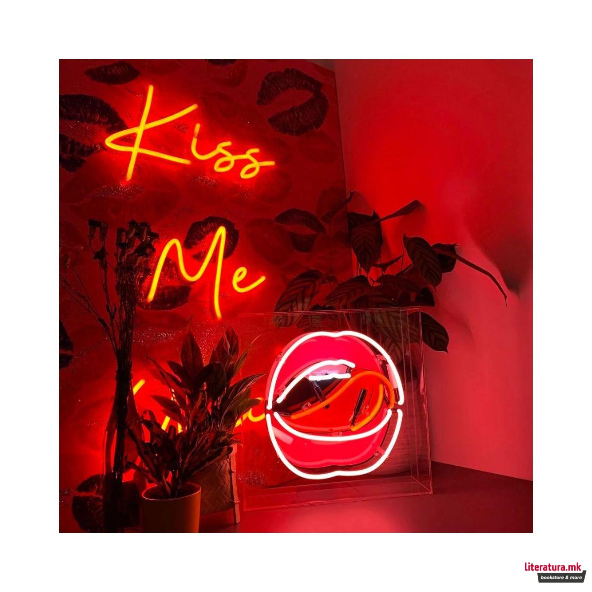 Неонски знак во кутија, 