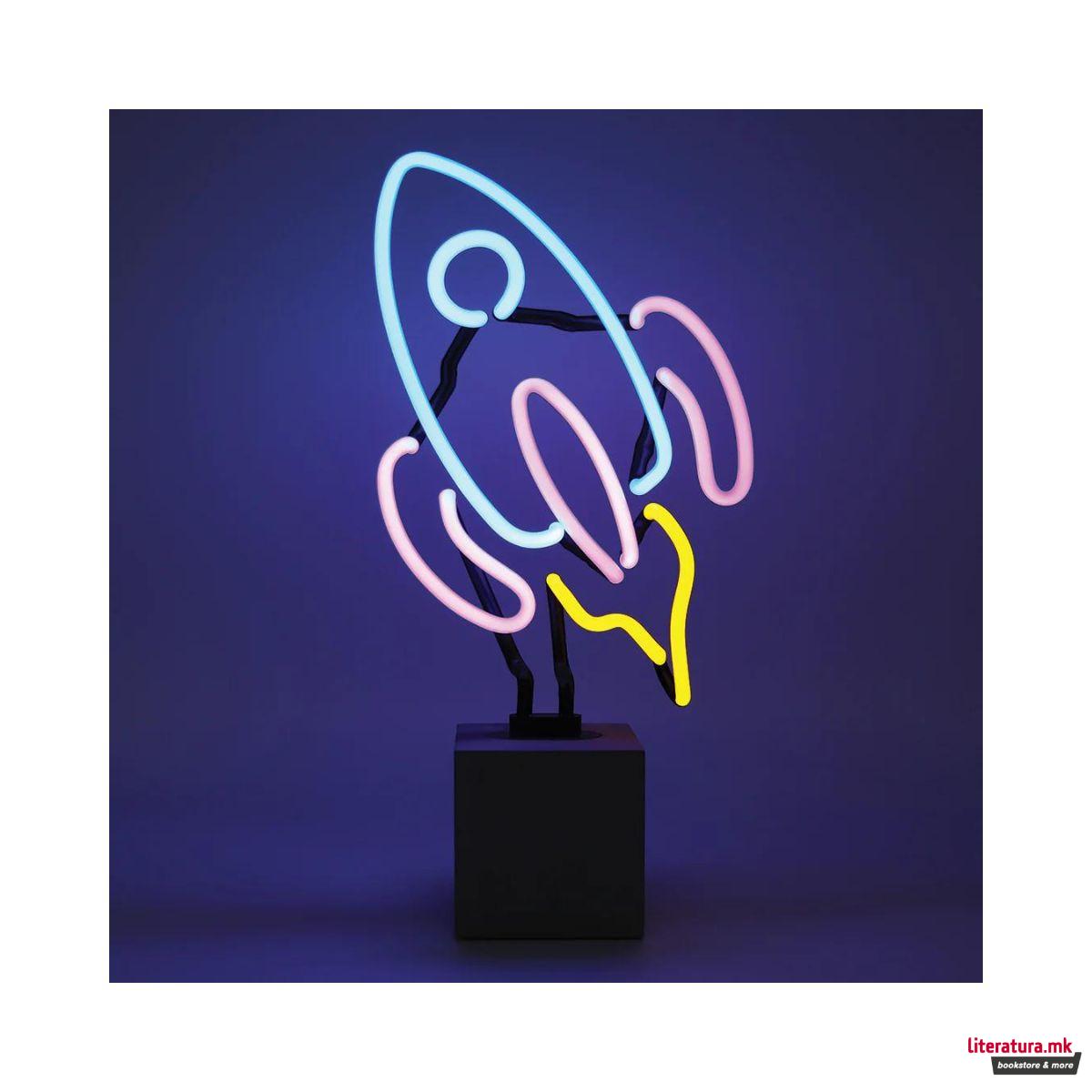 Неонски знак на бетонска основа, 