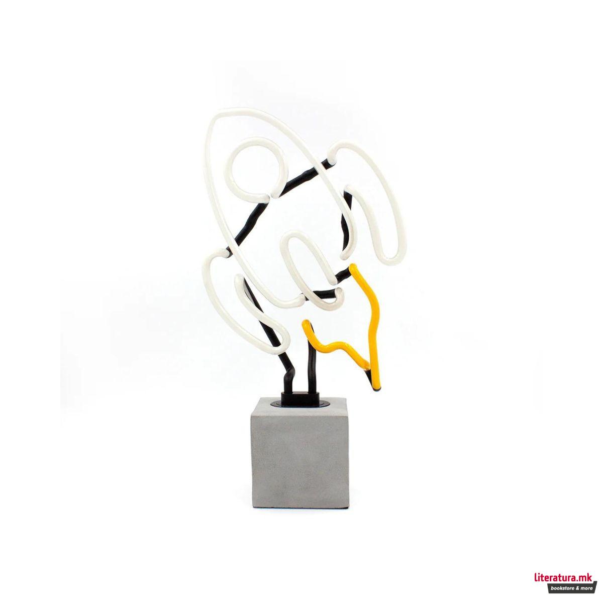 Неонски знак на бетонска основа, 