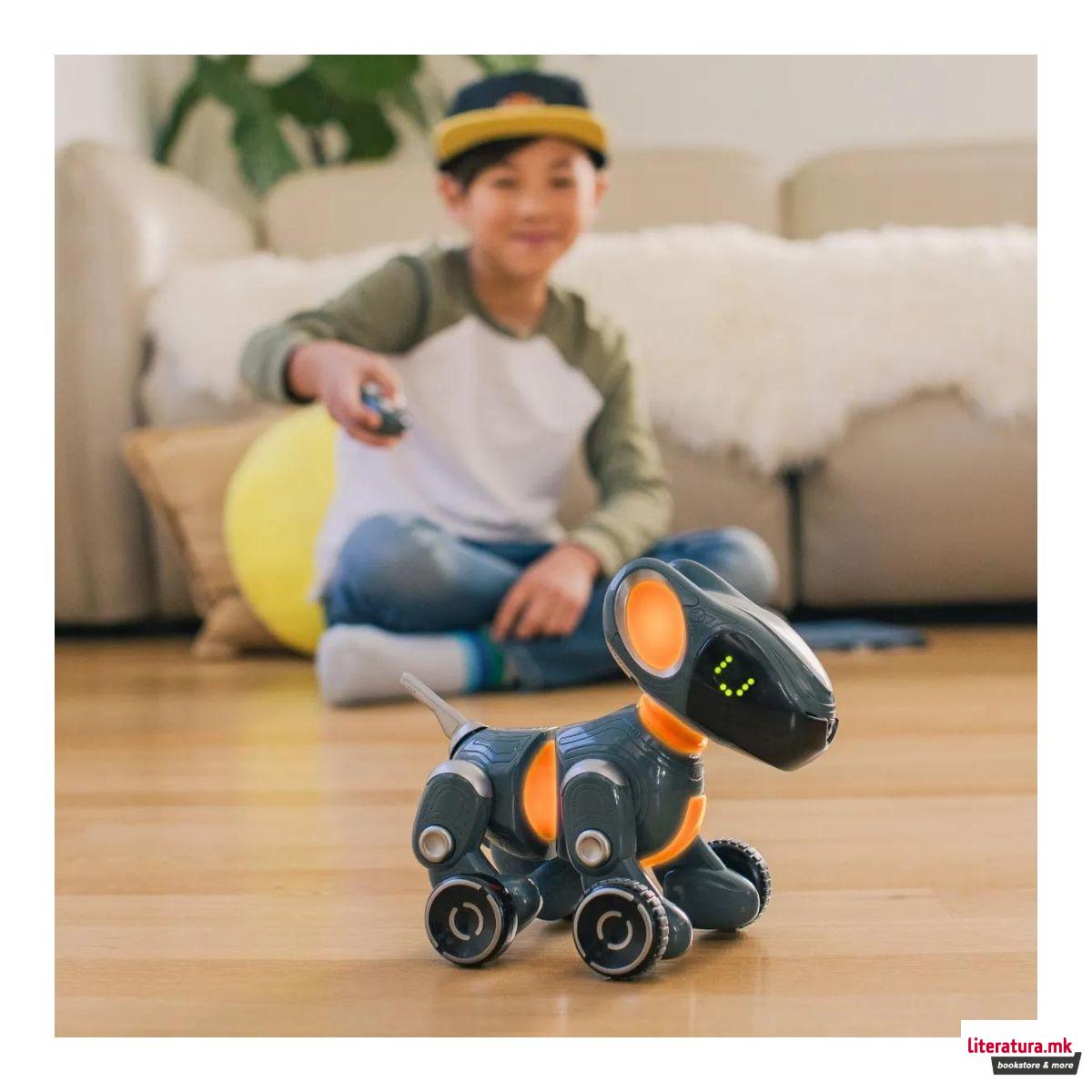 Робот, PYXEL - A Coder's Best Friend 