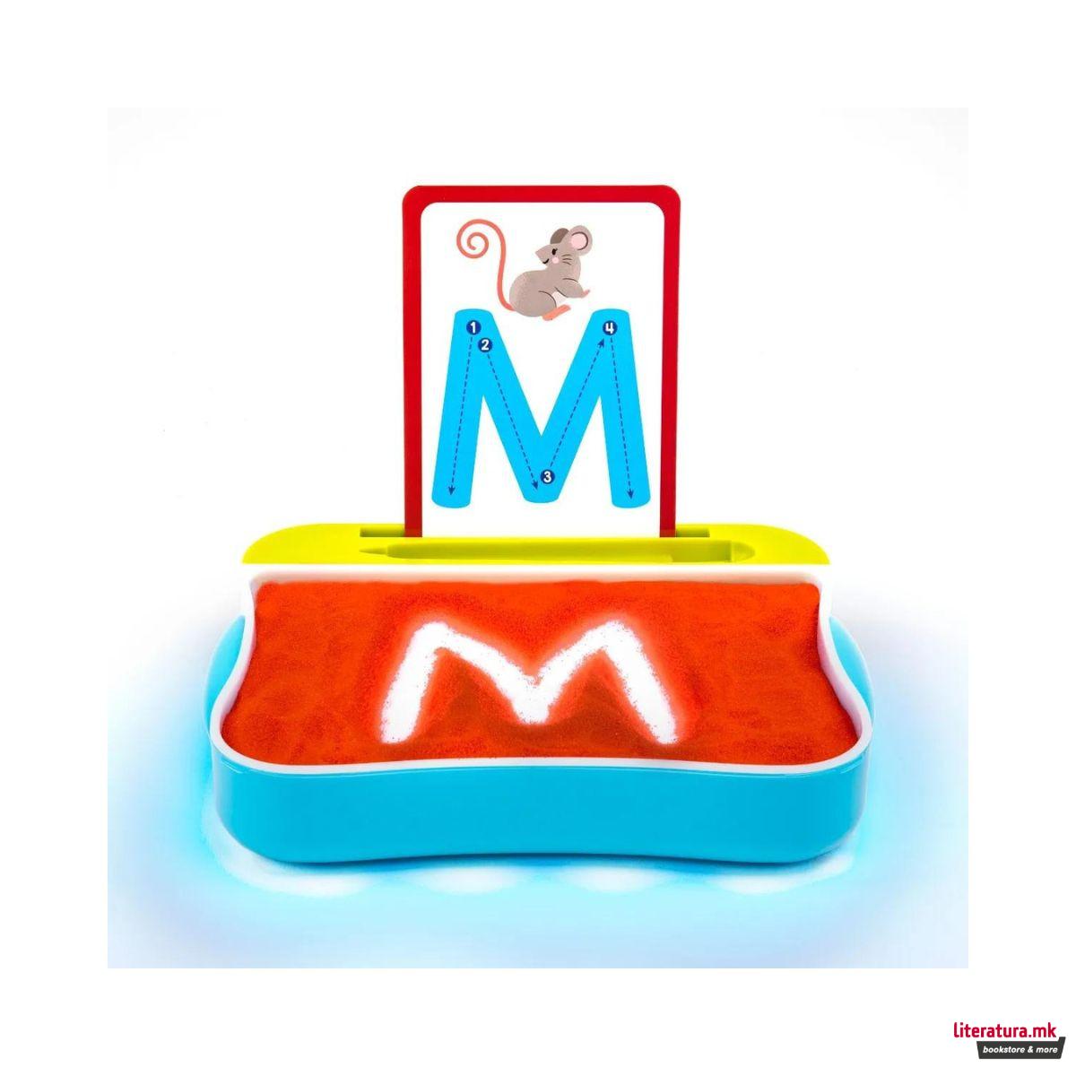 Табла со песок за пишување букви, Light-Up Tracing Center 