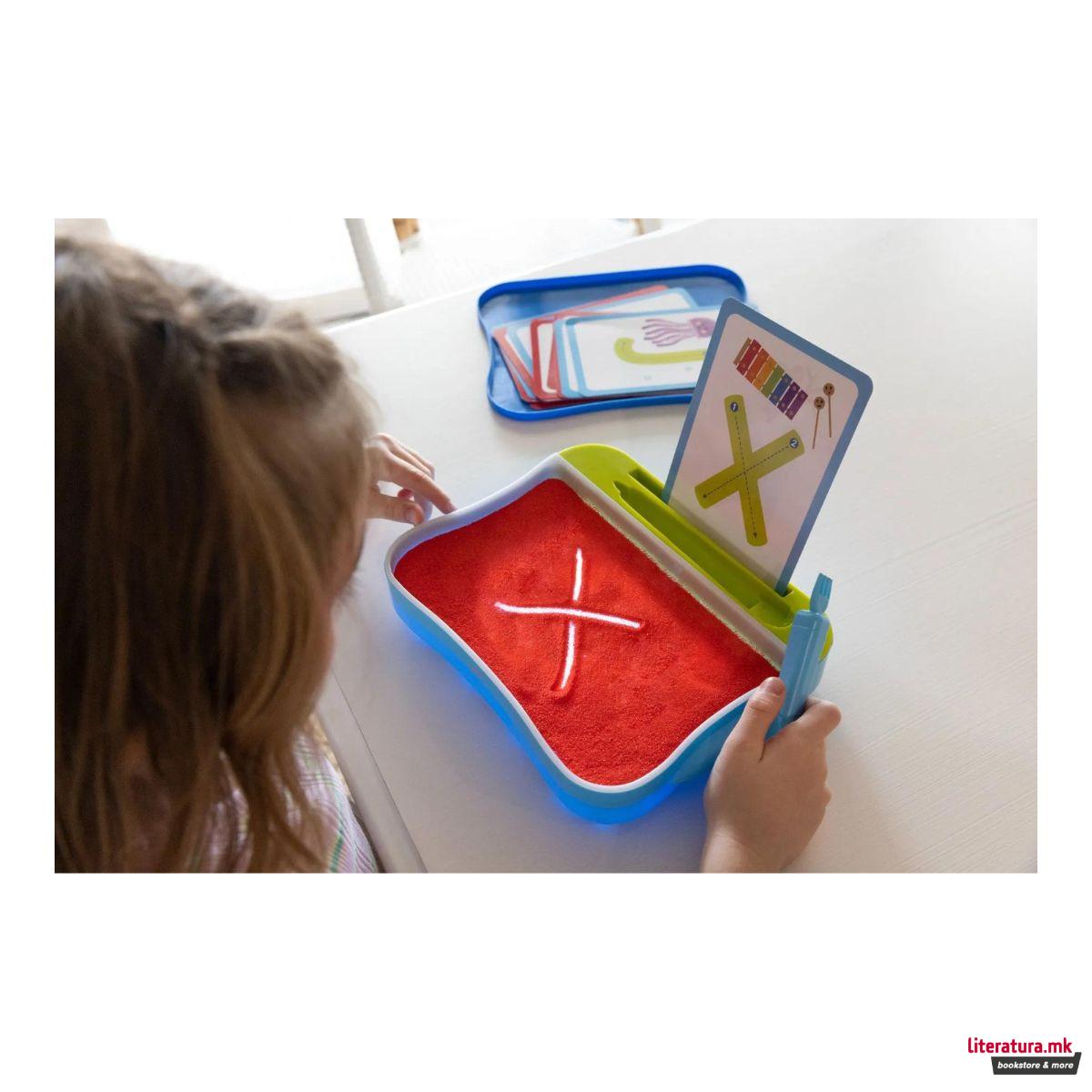 Табла со песок за пишување букви, Light-Up Tracing Center 