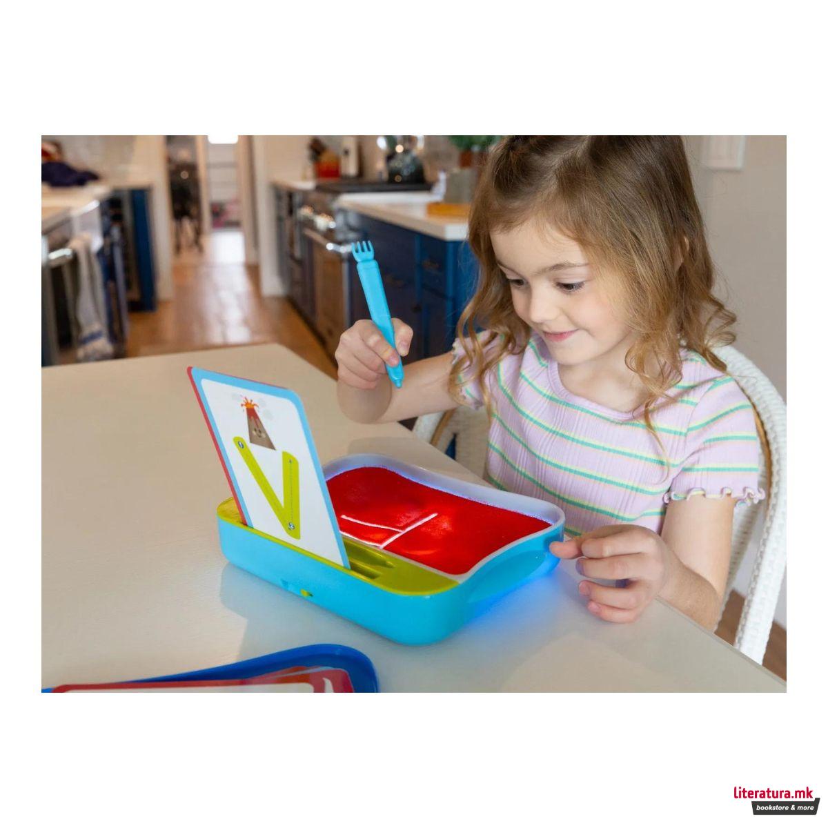 Табла со песок за пишување букви, Light-Up Tracing Center 