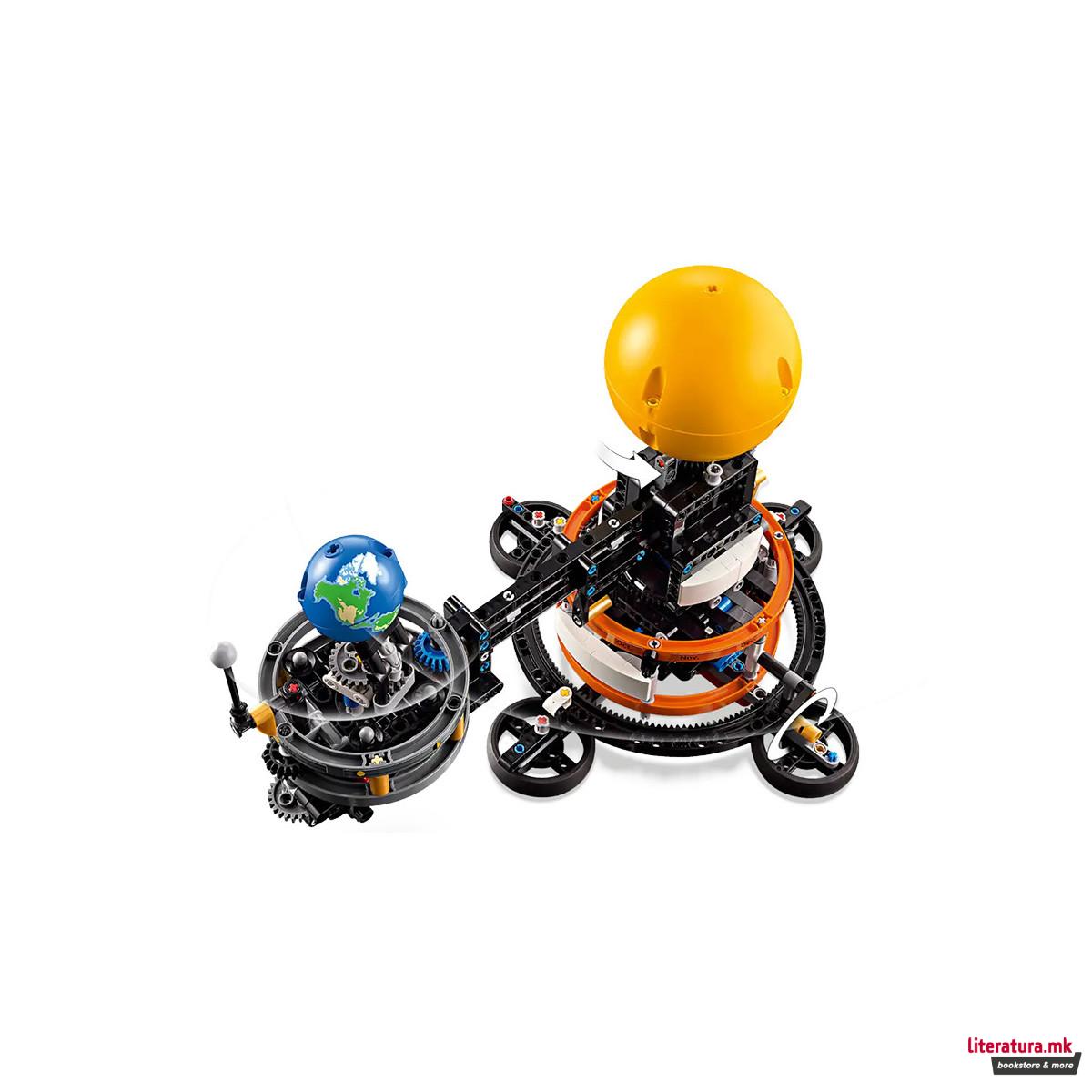 LEGO коцки, Technic, Planet Earth and Moon in Orbit 