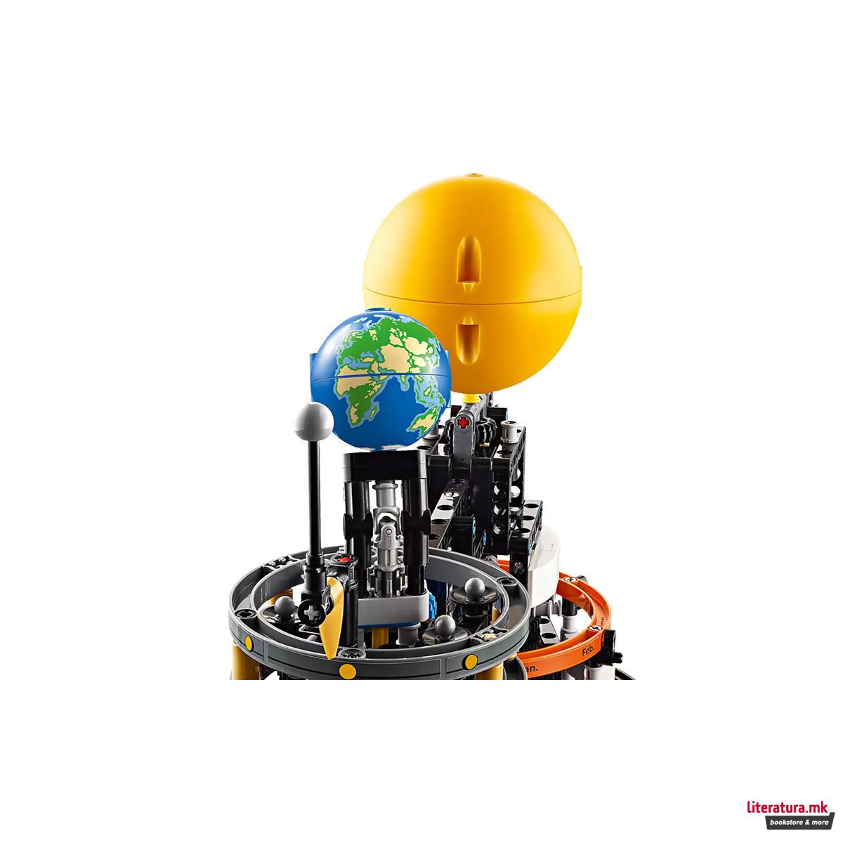 LEGO коцки, Technic, Planet Earth and Moon in Orbit 
