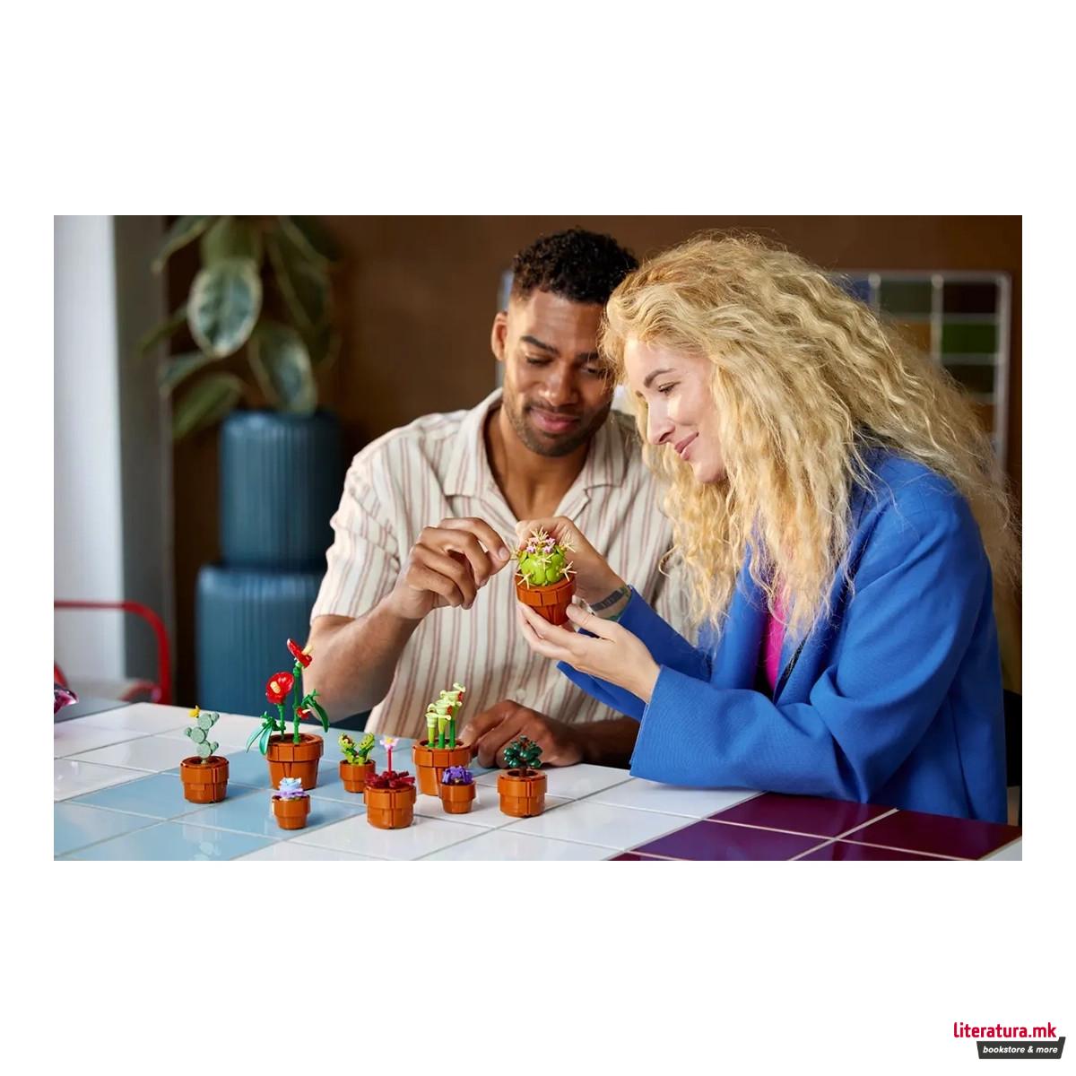 LEGO коцки, Icons, Botanical Collection: Tiny Plants 